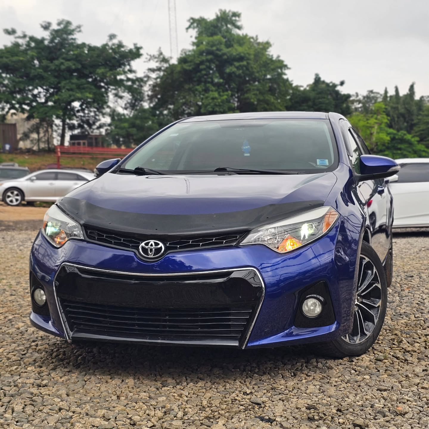 2015 Toyota Corolla white exterior